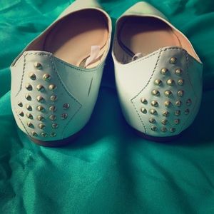 EUC Mossimo Mint/White Pointed Flats Size 11